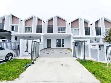 FACING OPEN Double Storey Terrace House Setia Alam Sari Aderyn Bangi