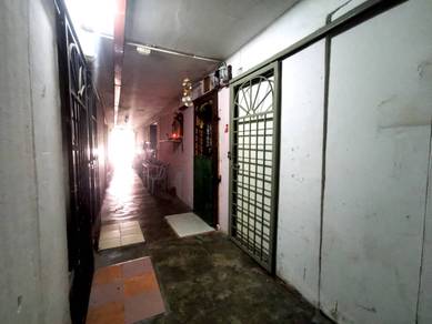 Level 1 Flat Gugusan Semarak , Seksyen 4 , Kota Damansara