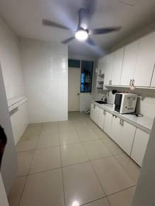 Full Aircon with Kitchen Top Gated Guarded Cradleton House,EcoMajestic