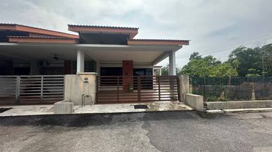 Teres Corner Lot Kg Padang Perdana Kuantan