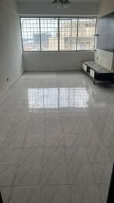 Menara Riverview 850sf 3-Bedrooms Partly Renovated 1-Fixed Carpark