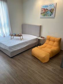 Just 1 minute reach to MRT station 🔥Premium Cozy Middle Room 🔥