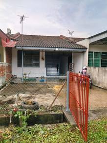Teres setingkat freehold di padang serai
