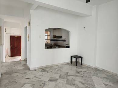 Puncak Athenaeum Condo For Rent (Partly Furnished)