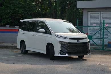 Toyota VOXY 2.0 S-G Hybrid (A)