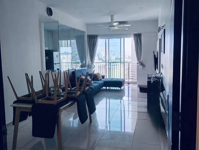 RENOVATED UNIT! Imperial Residences. Sg Ara. Furnish. Mid-Floor. 2 CP!