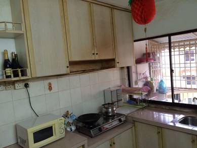 Hamna Flat Sg Dua Permai Indah Renovated Kitchen 550sf 2-Bedrooms