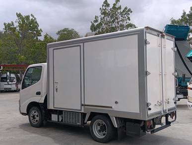 Toyota LY230 refregerated box 4x2