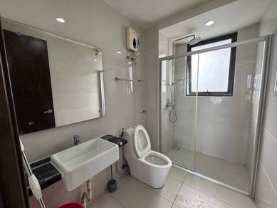 Large Master Room Bay Point Country Garden Danga Bay Available