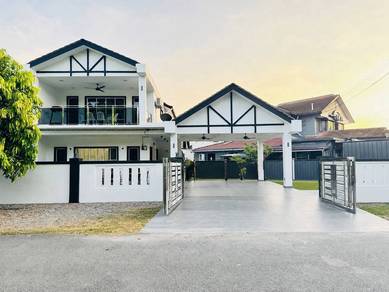 CORNER LOT Double Storey Jalan Platinum Seksyen 7, Shah Alam