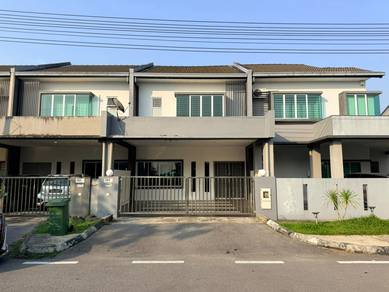 MIDWAY CRESCENT DOUBLE STOREY TERRACE FOR SALE At KOTA SAMARAHAN