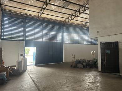 Skudai Sri Yaacob Fully Covered & Extended Semi-D Factory For Rent