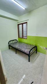 [Master Room with Toilet] Rumah Sewa , Bukit Beruntung