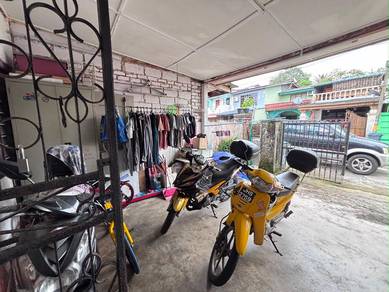 Plentong Baru Jalan Cempaka 6 double storey low cost original house