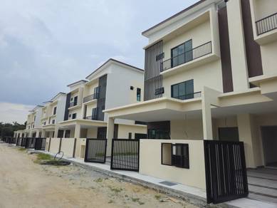 New Gated Luxury Living Premium Semi D House For Sale