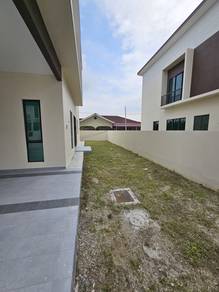New Gated Luxury Living Premium Semi D House For Sale