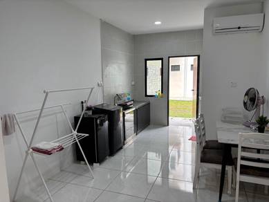 Deverglade townhouse at stutong baru for rent