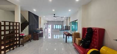USJ | Subang Jaya| Corner Three Storey Fully Renovated House for RENT