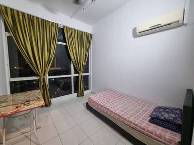 Avenue Crest Room for Rent