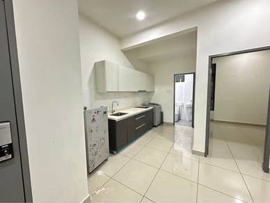 Citywoods APT Condo Town Area 10min to CIQ 5min to HSA Bedroom 2