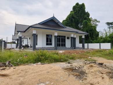 Banglo di kampung tualang