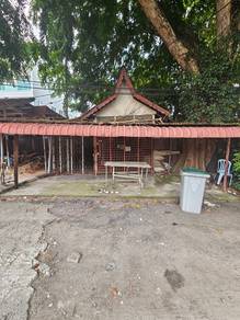 Lot tanah kedai untuk disewa di Banda Hilir