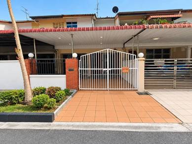 Rumah Teres 2 Tingkat Open Facing & Renovated di Solok Mahsuri