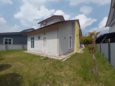 [Peaceful area, tanah luas] 2 Storey Bungalow Taman Belimbing, Melaka