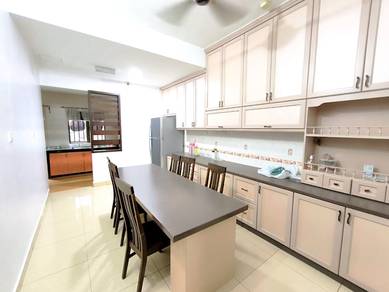 FACING GARDEN+ GOOD CONDITION Bandar Kinrara BK5B House For Rent