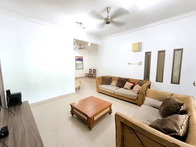 FACING GARDEN+ GOOD CONDITION Bandar Kinrara BK5B House For Rent