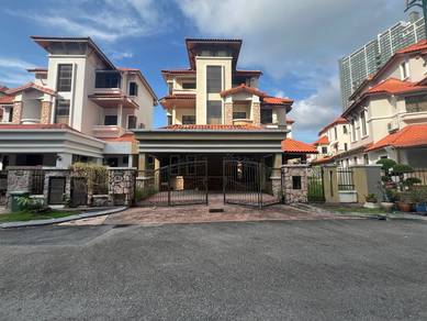 D’Residence – Spacious Twin Bungalow Living