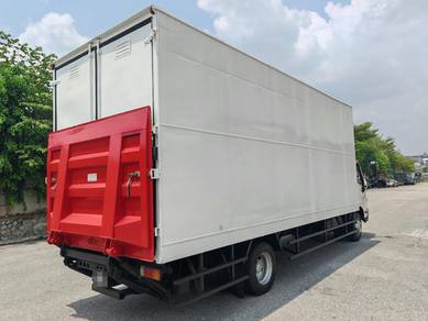 2019 Hino XZU720R 20FT BOX WITH TAIL LIFT 4 DOOR