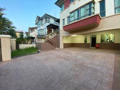 2.5 Storey Link Bungalow Austin Heights 5 Bed 5 Bath Near Fully