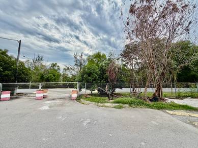 FACING OPEN&RENOVATED EXTENDED KITHCEN@ End Lot Bandar Bukit Puchong