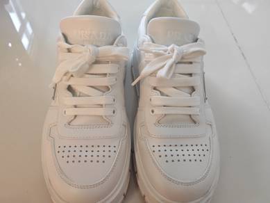 Preowned Prada leather Sneakers - White