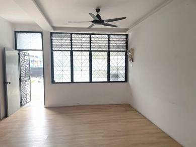 Johor Jaya Double Storey 4 Bed Partially /  Lower Price / JB