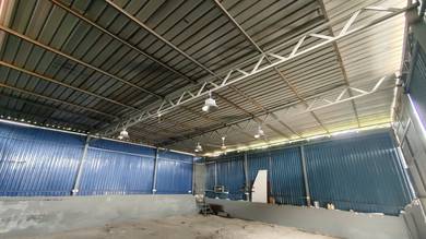 Warehouse for rent at Taman Kinrara, Puchong Jaya, 1600 sqft