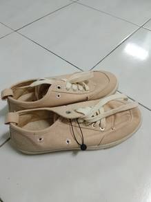 Kasut Sneaker Rubi Cotton on 