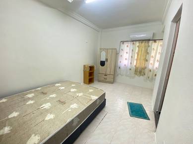 Bilik sewa utk malaysian wanita saja (private toilet dalam bilik)