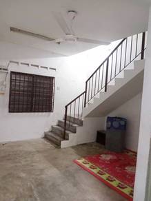 Taman Puteri Wangsa Medium Cost 770sf 3 Room 2 Bath Rent 