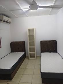 Mrt Serdang Raya Utara room for rent