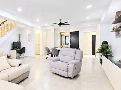 (Excellent Condition) 2 Storey Terrace @ Taman Tekali Puchong