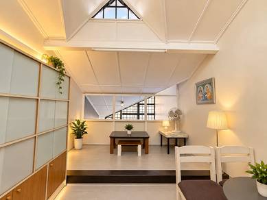 Taman Molek 1.5 Storey, Fully Renovation, 4 Bedroom, Freehold