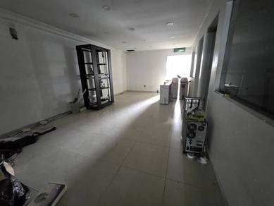 1st Floor SS2 Shop for rent along the main road