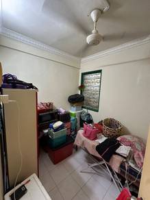 Vista Pinggiran for sale 3room 2 bath seri kembangan Selangor