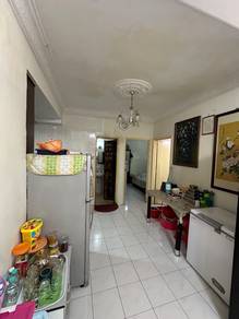 Vista Pinggiran for sale 3room 2 bath seri kembangan Selangor