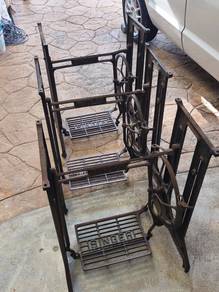 sewing machine / mesin jahit baju