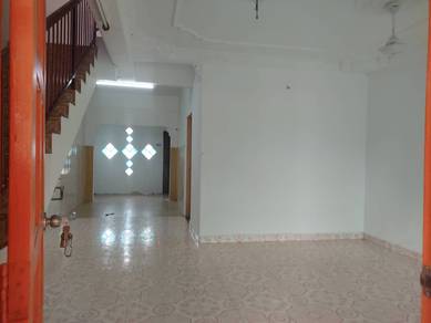 2 storey house for rent in Tmn Mentari Banting