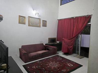 [Below MV] Teres setingkat Taman Tasik Utama