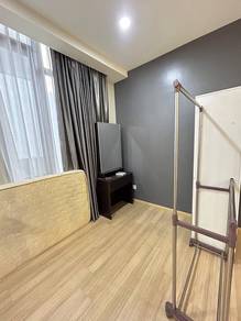 Mount Austin Cube 8 Teens Studio For rent Fully Furnished near Crest